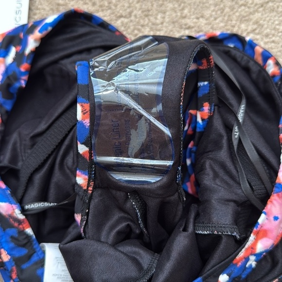 NWT Magicsuit Drew Cross Back V Neckline in Burano One Piece Swimsuit Size 8 - Picture 8 of 10